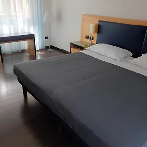 Luxury Station Apartment